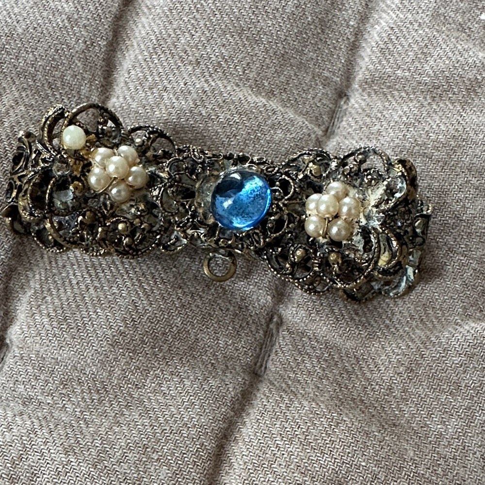 Elegant Blue and Pearl Women's Brooch Filigree